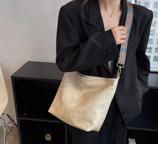 Lässige Schultertasche aus PU-Kunstleder