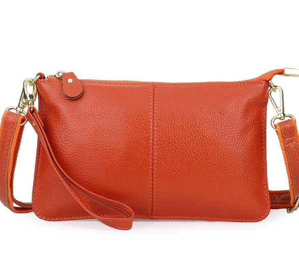Crossbody-Clutch aus Kunstleder