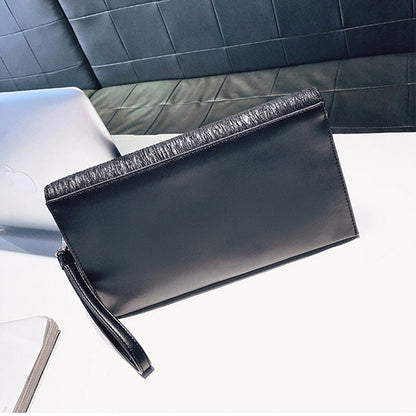 Clutch mit Schnalle aus PU-Kunstleder