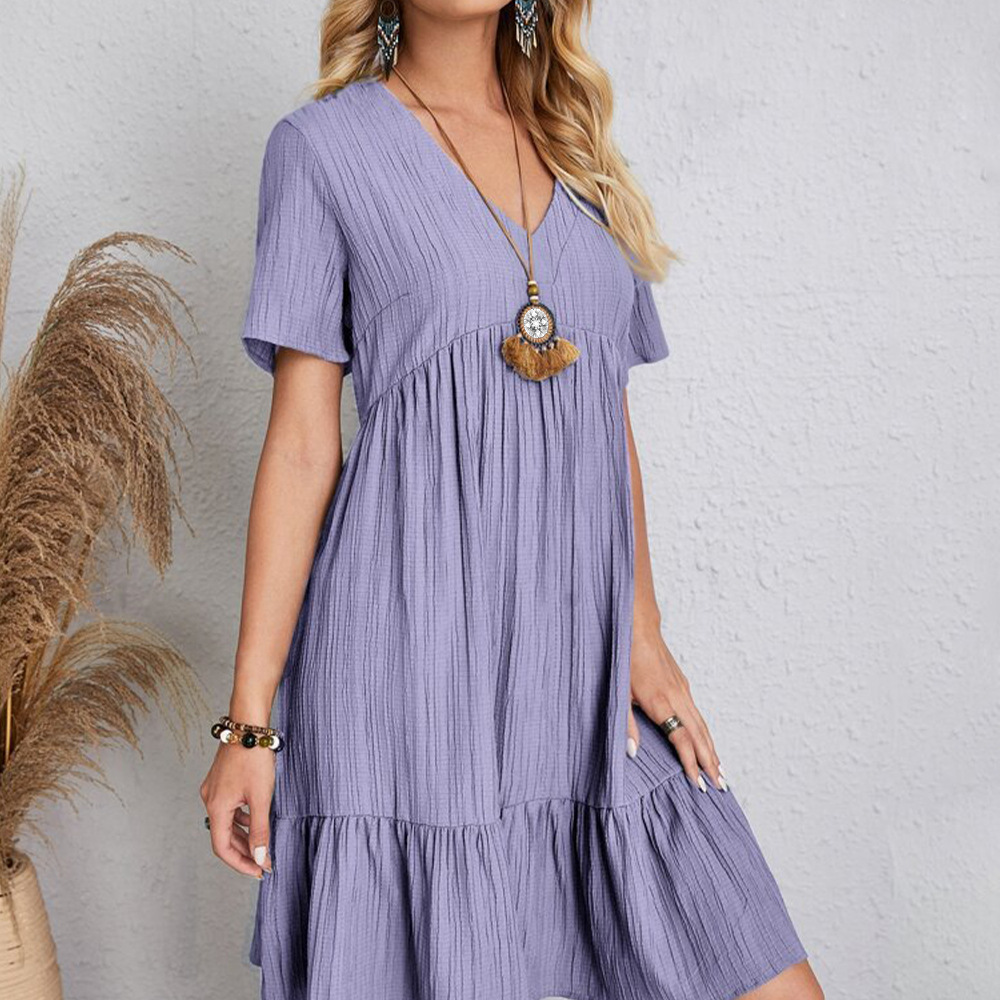 Einfarbiges Babydoll-Kleid mit V-Ausschnitt „Carla“