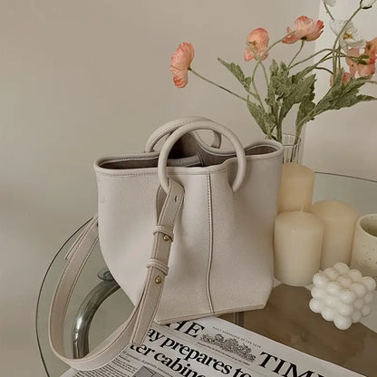 Beuteltasche aus PU-Kunstleder mit Etui