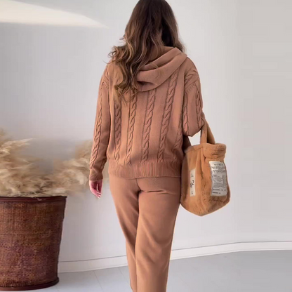 Zopfstrick-Set aus Kapuzenjacke und Hose „Elodie“