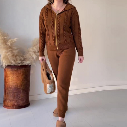Zopfstrick-Set aus Kapuzenjacke und Hose „Elodie“