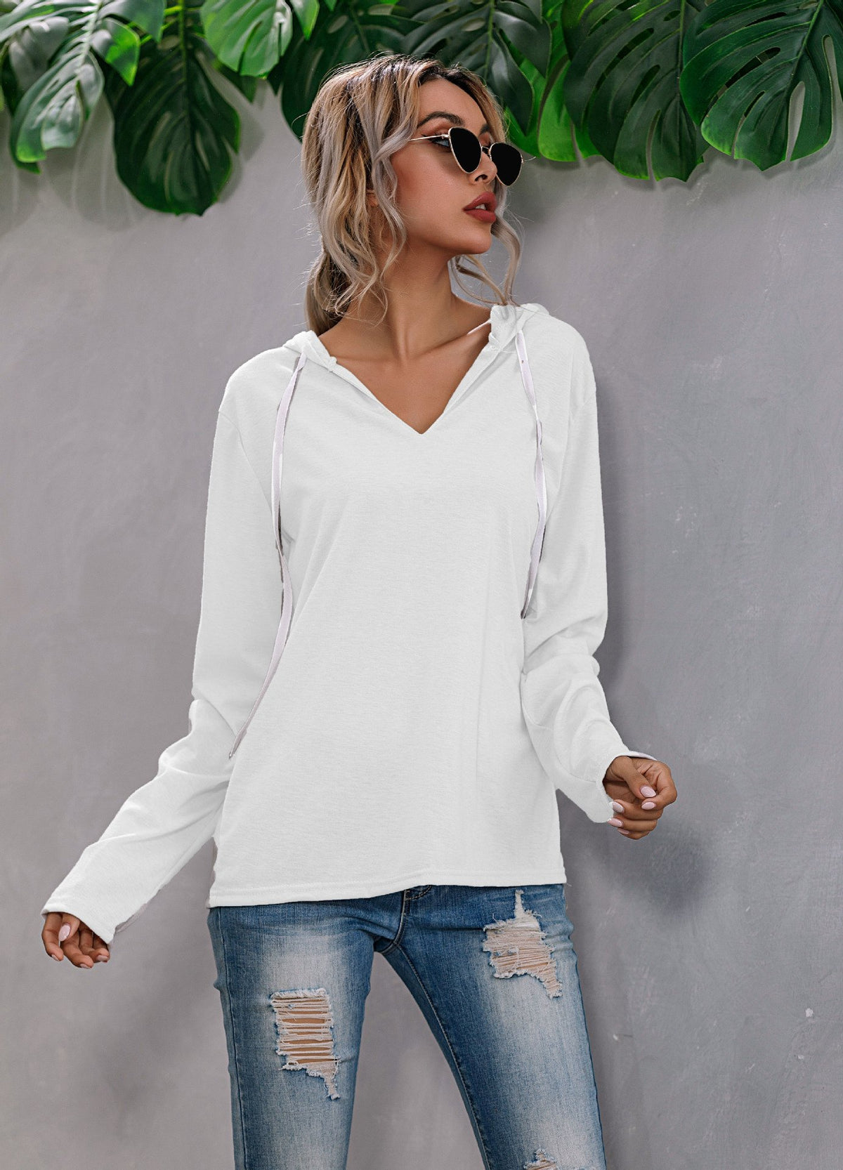 Leichtes Kapuzen-Strickshirt mit V-Ausschnitt „Lina“