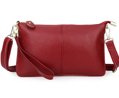Crossbody-Clutch aus Kunstleder