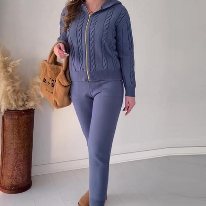 Zopfstrick-Set aus Kapuzenjacke und Hose „Elodie“