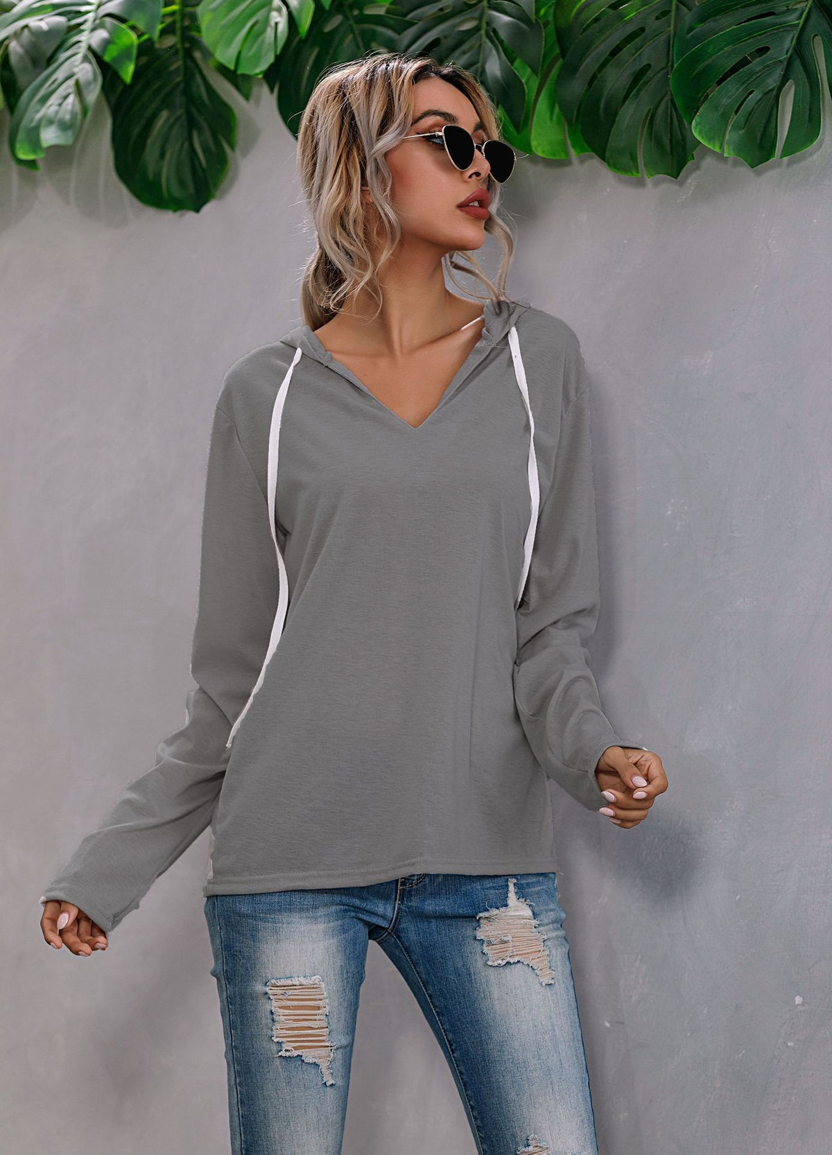 Leichtes Kapuzen-Strickshirt mit V-Ausschnitt „Lina“