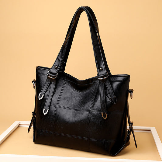 Shopper mit Ziernähten aus PU-Kunstleder