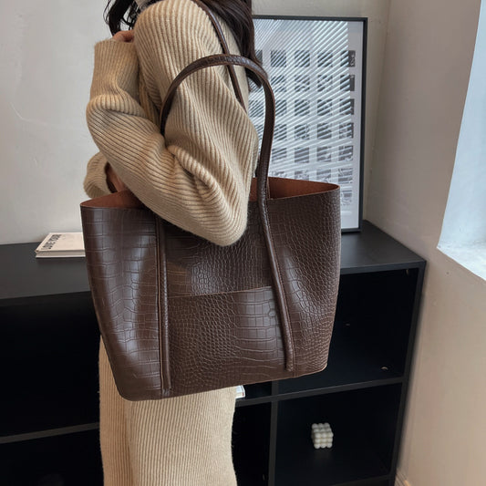 Shopper in Kroko-Optik aus PU-Kunstleder mit Etui