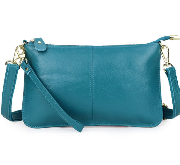 Crossbody-Clutch aus Kunstleder