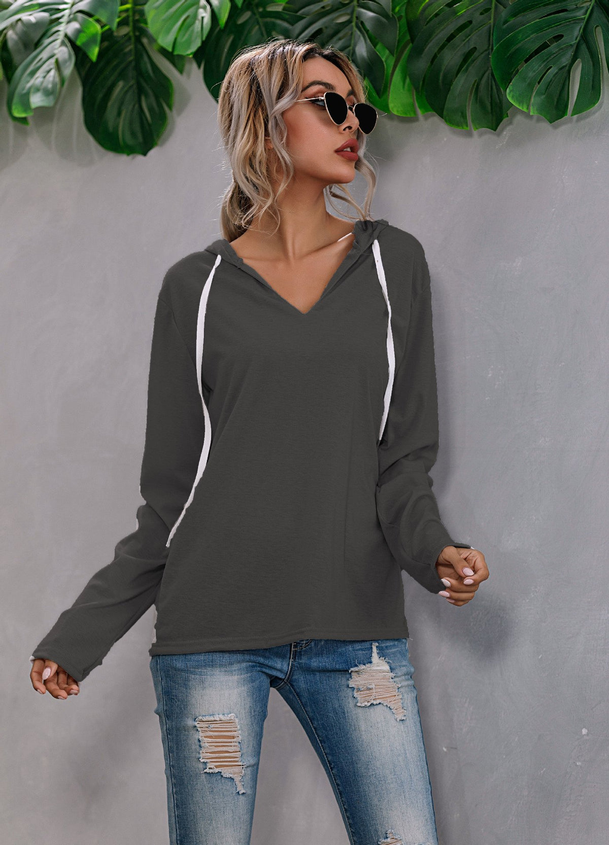 Leichtes Kapuzen-Strickshirt mit V-Ausschnitt „Lina“