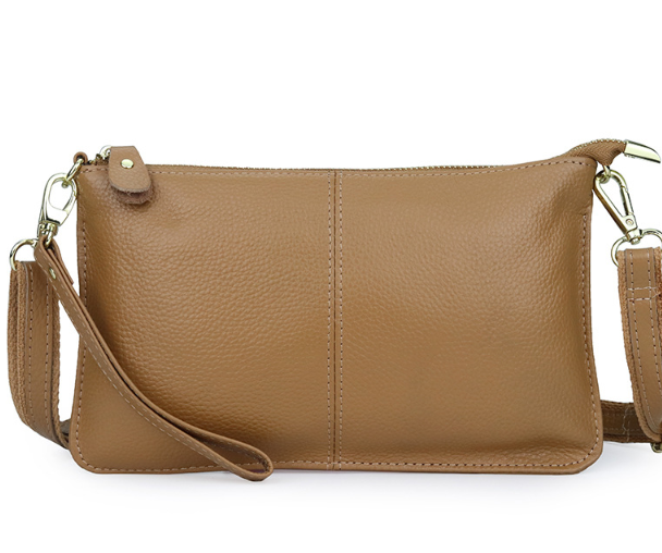Crossbody-Clutch aus Kunstleder