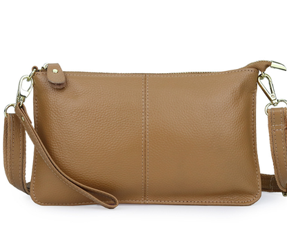 Crossbody-Clutch aus Kunstleder
