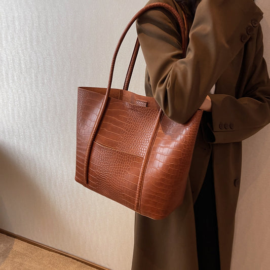 Shopper in Kroko-Optik aus PU-Kunstleder mit Etui
