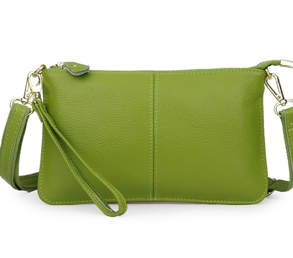 Crossbody-Clutch aus Kunstleder