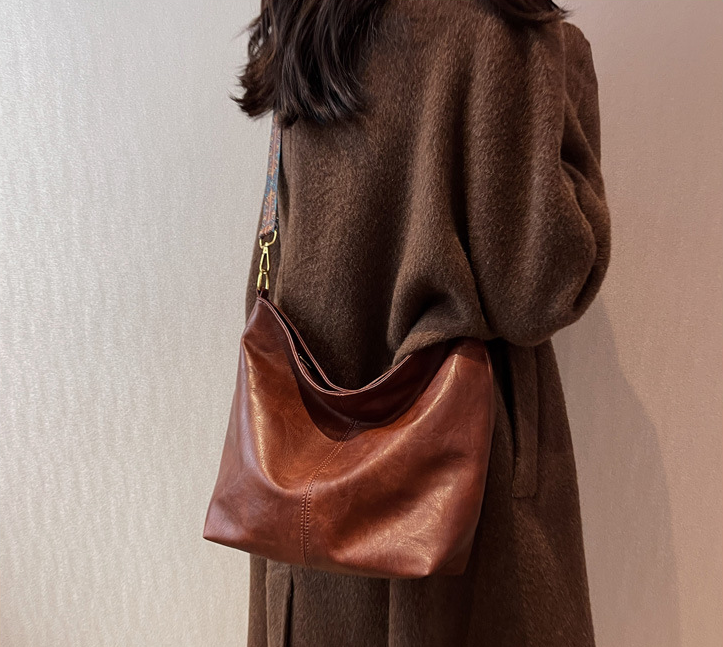 Lässige Schultertasche aus PU-Kunstleder
