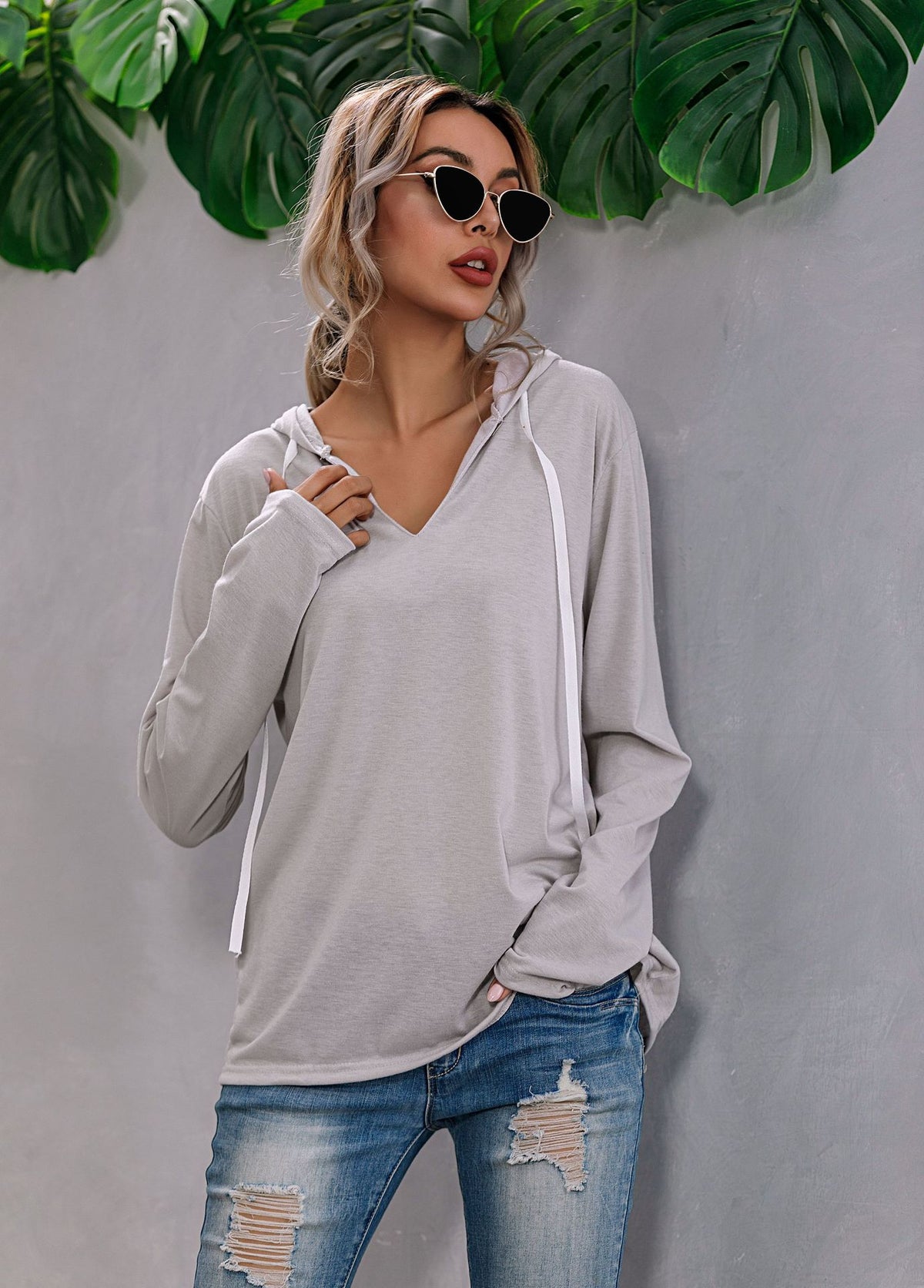 Leichtes Kapuzen-Strickshirt mit V-Ausschnitt „Lina“